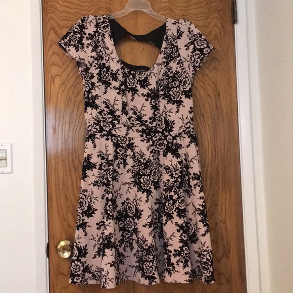 Dress - Picture 1 of 1